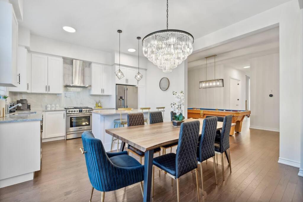 Barrie Luxe, Pool Table 6 Bedroom 6 Ba Custom Design A+ Location Exteriör bild