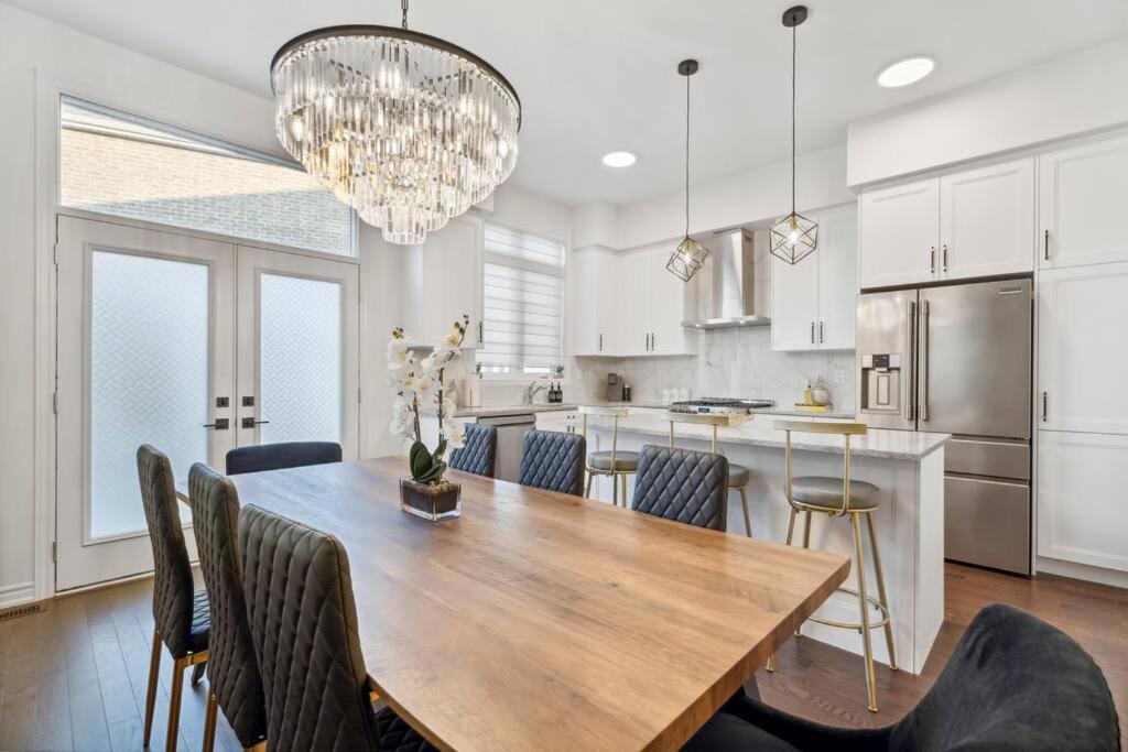Barrie Luxe, Pool Table 6 Bedroom 6 Ba Custom Design A+ Location Exteriör bild