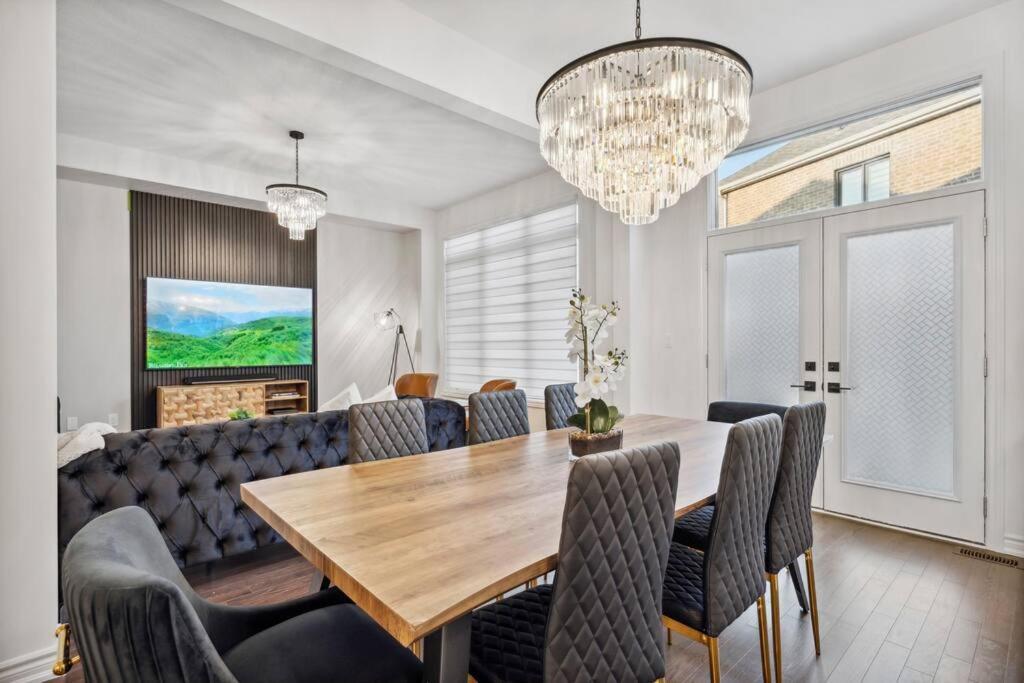 Barrie Luxe, Pool Table 6 Bedroom 6 Ba Custom Design A+ Location Exteriör bild
