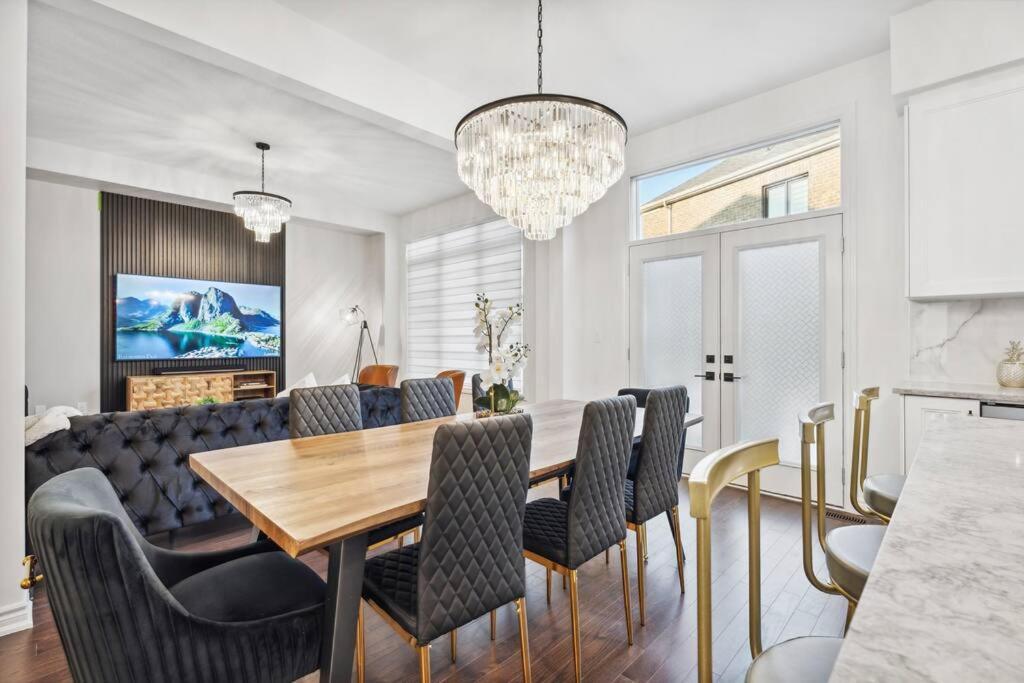Barrie Luxe, Pool Table 6 Bedroom 6 Ba Custom Design A+ Location Exteriör bild