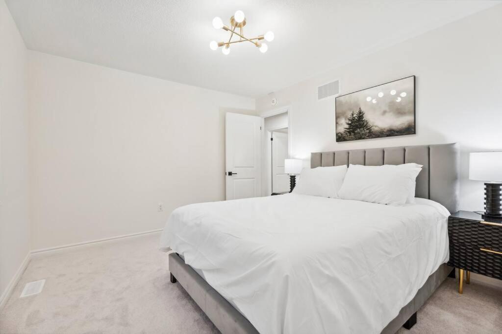 Barrie Luxe, Pool Table 6 Bedroom 6 Ba Custom Design A+ Location Exteriör bild